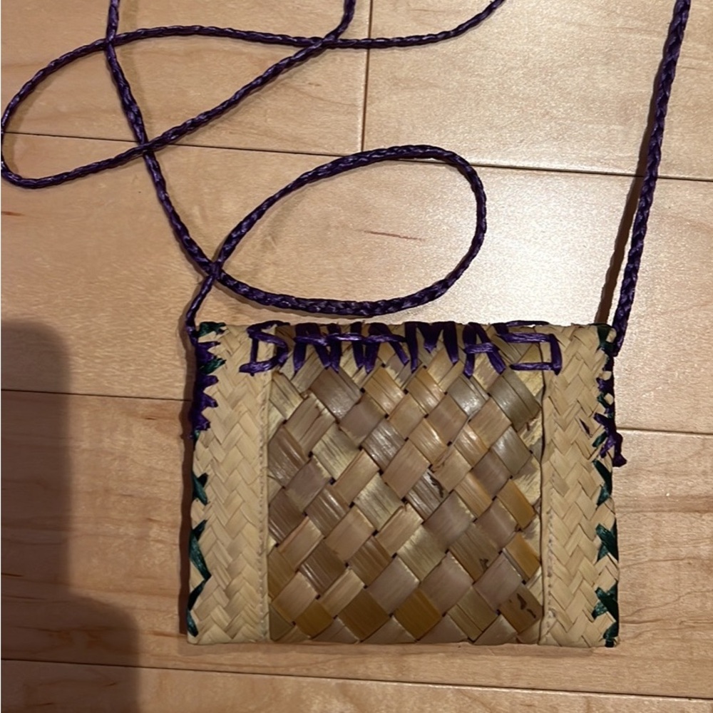 Hand woven Bahamian purse - Picture 2 of 4
